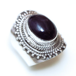 Bijoux ethniques Indiens bague chevalire argent 925 et pierre fine Filigrane Amthyste violet - Inde 003