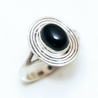 Bijoux ethniques Indiens bague en argent 925 massif femme fine petite ovale filigranes pierre fine Onyx noir - Inde 124