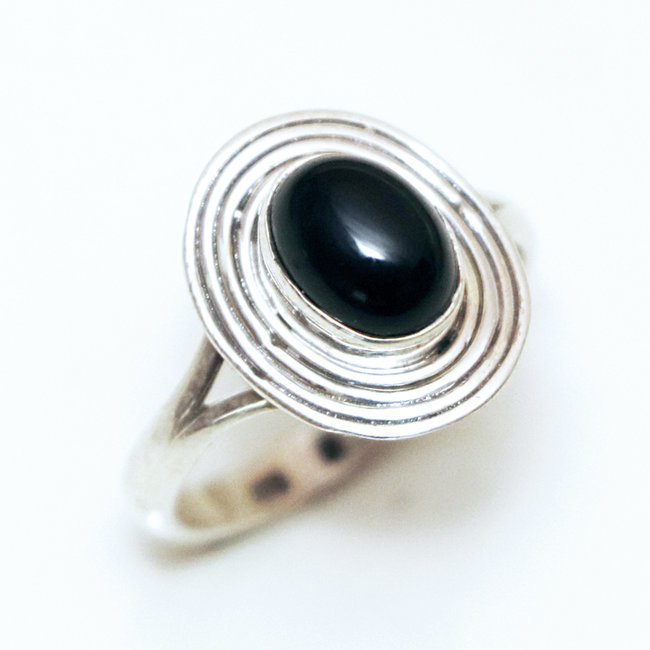 Bague ovale filigranes en argent 925 et Onyx - Inde 124