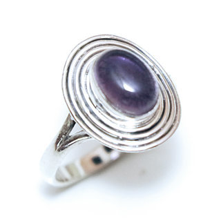 Bijoux ethniques Indiens bague en argent 925 massif femme fine petite ovale filigranes pierre fine Amthyste violet - Inde 124