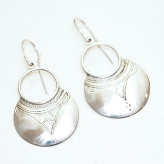 Bijoux touareg ethniques boucles d'oreilles en argent 925 massif femme ronde creoles plates pendantes tombantes grave classiques - Niger 060 a