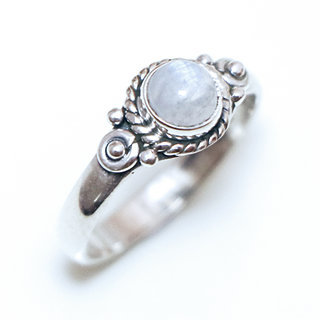 Bijoux ethniques Indiens bague argent 925 massif petite ronde filigranes pierre fine Pierre de lune blanc nacr - Inde 165