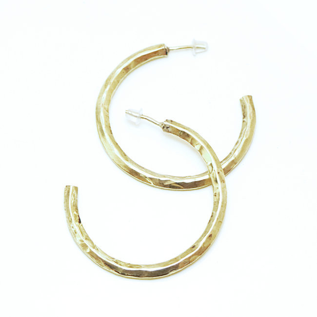 Boucles d'oreilles créoles martelées en bronze doré - Mali 082
