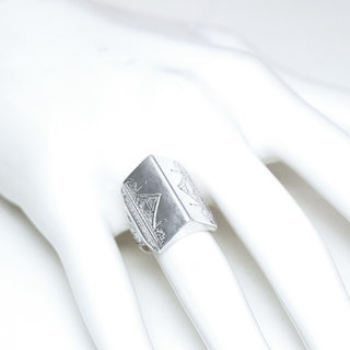 Bijoux ethniques touareg berbres bague en argent 925 massif homme femme chevalire volume mixte large gravure date prnom personnalise grav rectangle angle- Niger 217 b