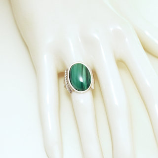 Bijoux ethniques touareg bague chevalire homme femme ovale grave argent 925 et pierre fine Malachite - Niger 002 b