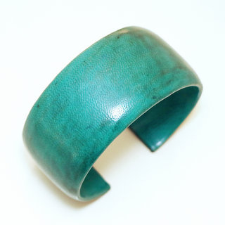 Bijoux ethniques Africains bracelet manchette cuir femme touareg ouvert medium - Mali 004 vert emeraude a