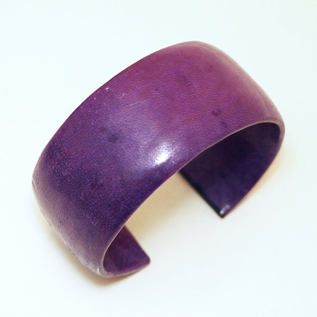 Bracelet manchette touareg moyen cuir Violet lisse - Mali 004