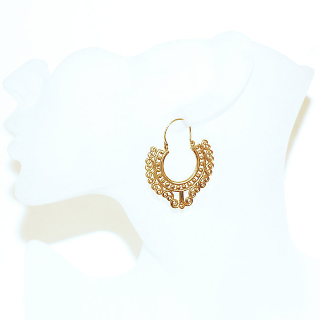 Bijoux Indiens Ethniques boucles d'oreilles Créoles filigranes en bronze doré gravé perles - Inde 072 b