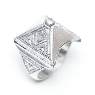 Bijoux ethniques touareg berbres bague en argent 925 massif homme femme chevalire large grave gravures bille perle carre- Niger 227 a