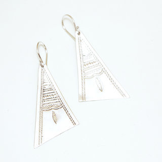 Bijoux ethniques touareg boucles d'oreilles en argent 925 massif femme pendantes longues plates graves triangle - Niger 090a