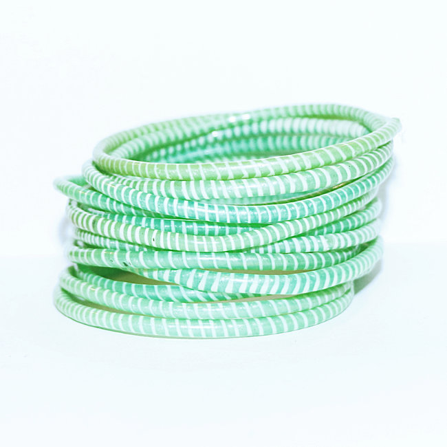 Lot de 12 bracelets Jokko en plastique recyclé Vert printemps - Mali 054