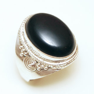 Bijoux ethniques Indiens bague en argent 925 massif femme chevalire pierre fine ovale filigranes Onyx noir spirales - Inde 197M a