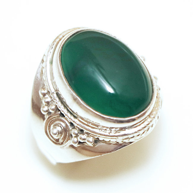 Bague chevalière ovale filigranes argent 925 et Agate verte - Inde 197M