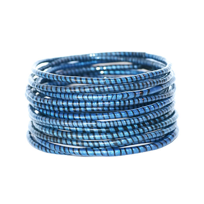 Bijoux Africains Bracelet Jokko plastique recyclé tendance Ethniques bleu foncé bleu de Berlin Prusse rayé noir Lot de 12 - Mali 067a