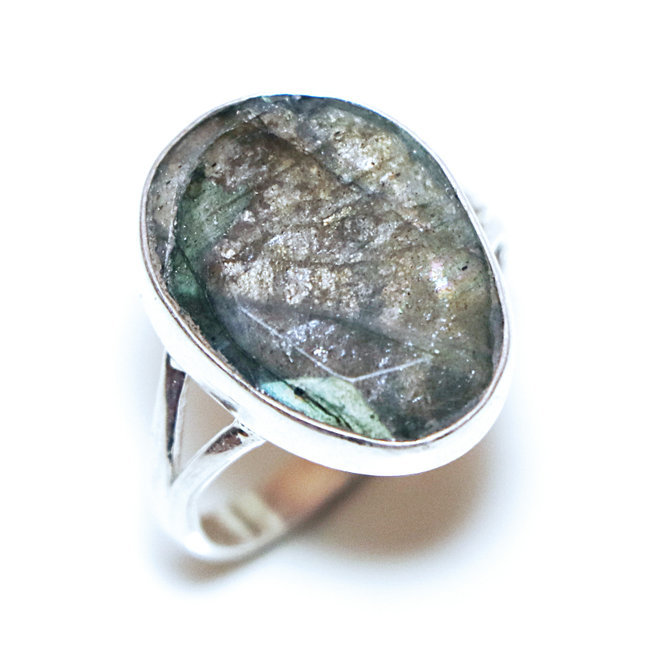 Bague argent 925 ovale facettes et Labradorite - Inde 269