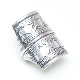 Bijoux ethniques touareg berbres bague en argent 925 chevalire homme femme large grande volume grave ligne  - Niger 259 a