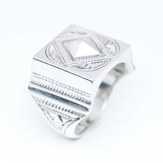 Bijoux ethniques touareg berbres bague en argent 925 chevalire homme femme large volume grave pointe relief - Niger 275 a