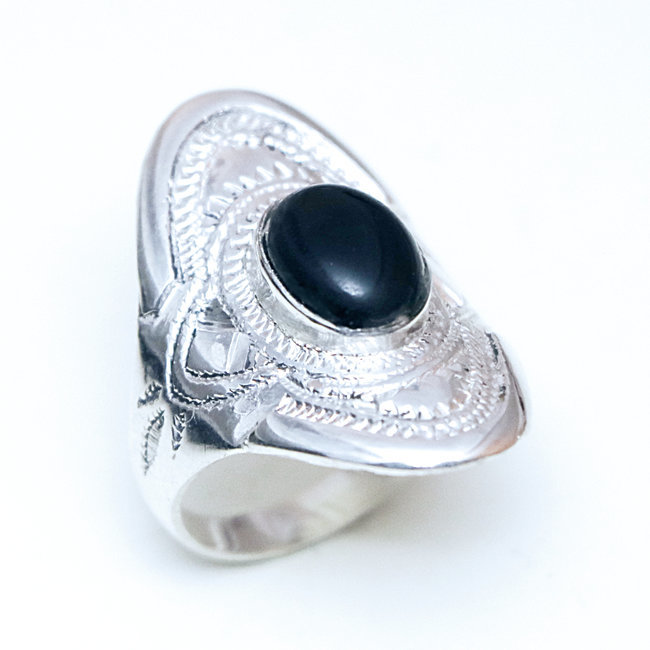 Bague argent massif 925 touareg longue navette ovale et Onyx - Niger 076