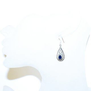 Bijoux Indiens Ethniques boucles d'oreilles argent 925 massif femme et pierre fine petite classique ovale facettes filigranes corindon Saphir bleu fonc - Inde 061b