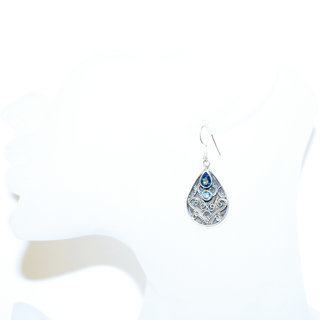 Bijoux Indiens Ethniques boucles d'oreilles argent 925 massif femme et pierre fine petite classique ovale facettes filigranes cristal Bleu Topaze fonc - Inde 062b