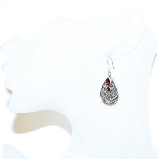 Bijoux Indiens Ethniques boucles d'oreilles argent 925 massif femme et pierre fine petite classique ovale facettes filigranes Grenat rouge fonc - Inde 062b