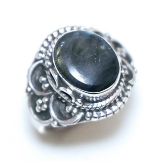 Bijoux ethniques Indiens bague en argent 925 massif femme pierre fine ovale filigranes Labradorite gris taupe iris - Inde 328S a