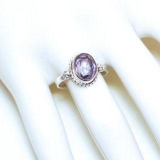 Bijoux ethniques Indiens bague en argent 925 massif femmes filigranes perles petite ovale facettes et pierre fine Amthyste violet mauve claire - Inde 134Sb