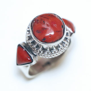 Bijoux ethniques indiens bague en argent pierres semi-prcieuses massif 925 et pierre fine Corail rouge chevalire ronde triangle bombe filigranes npalais - Npal 228a