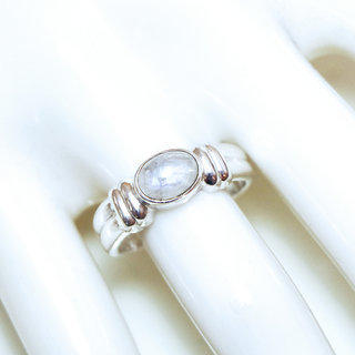 Bijoux ethniques Indiens bague argent pierres semi-prcieuses 925 massif et pierre fine Pierre de Lune blanc nacr ovale filigranes - Inde 361b