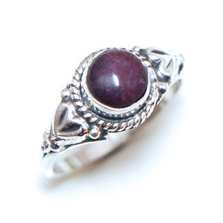 Bijoux ethniques Indiens bague en argent pierres semi-prcieuses 925 femmes et pierre fine corindon Rubis rouge fonc petite ronde filigranes - Inde 367a