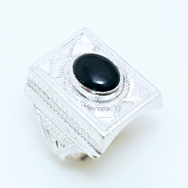 Bague argent massif 925 touareg rectangle chevalière et Onyx - Niger 087