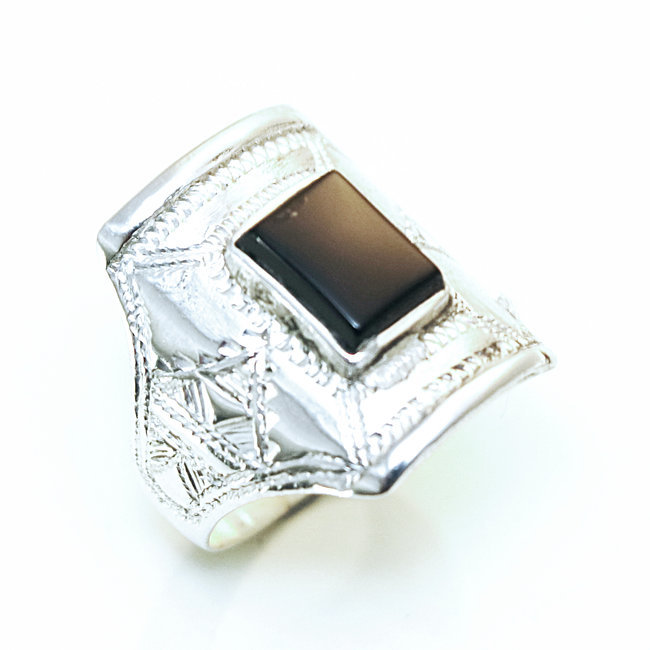 Bague argent massif 925 touareg carrée chevalière et Onyx - Niger 098