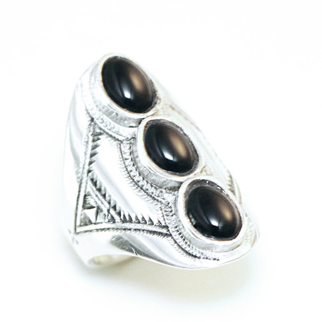 Bague argent massif 925 touareg navette longue 3 pierres et Onyx - Niger 108