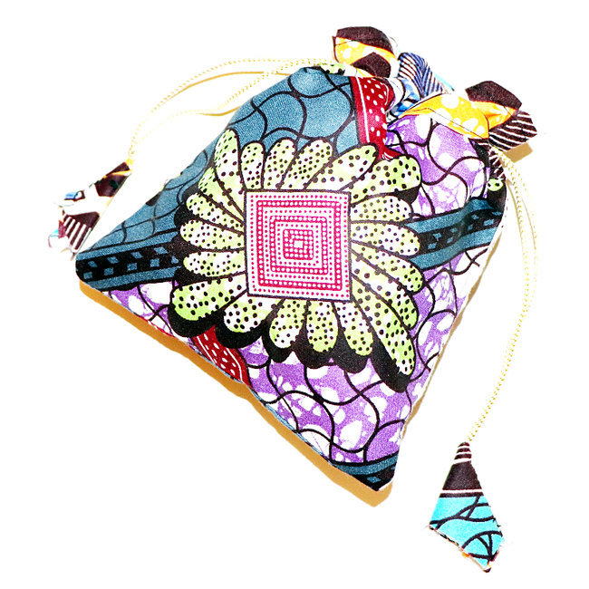 Pochette cadeau-bijoux en tissu wax Pompon 16x13 cm violet - Mali POPG002