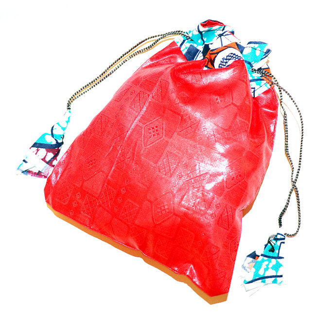 Pochette cadeau-bijoux en tissu wax bazin Pompon 20x15 cm rouge - Mali POPTG003