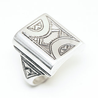 Bijoux touareg ethniques berbres bague en argent 925 massif chevalire homme femme artisanal personnaliss large grave gravures volume rectangle - Niger 322 a