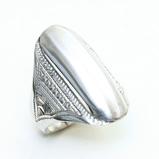 Bijoux ethniques touareg berbres bague chevalire en argent 925 femme homme berbre personnalise longue navette grave artisanale relief volume - Niger 329 a