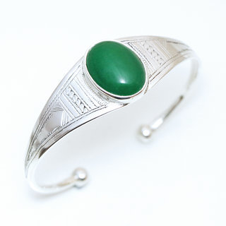 Bijoux ethniques touareg bracelet manchette en argent 925 massif homme femme grav large et pierre fine ovale Agate verte cabochon - Niger 025 a