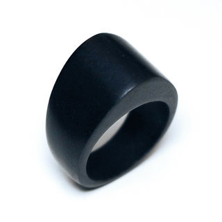 Bijoux ethniques Africains bague volume large bois d'bne marron fonc noir durable quitable lisse dme - Mali 005a