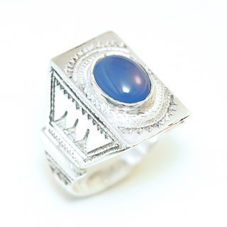 Bijoux ethniques touareg berbres bague en argent 925 massif pierres semi-prcieuses personnaliss femme homme rectangle chevalire gravure Agate bleue claire - Niger 114 a