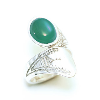 Bijoux ethniques touareg berbres bague en argent 925 massif ruban femme homme pierres semi-prcieuses agate verte ovale bandeau ruban croise rglable ajustable fine - Niger 124 a