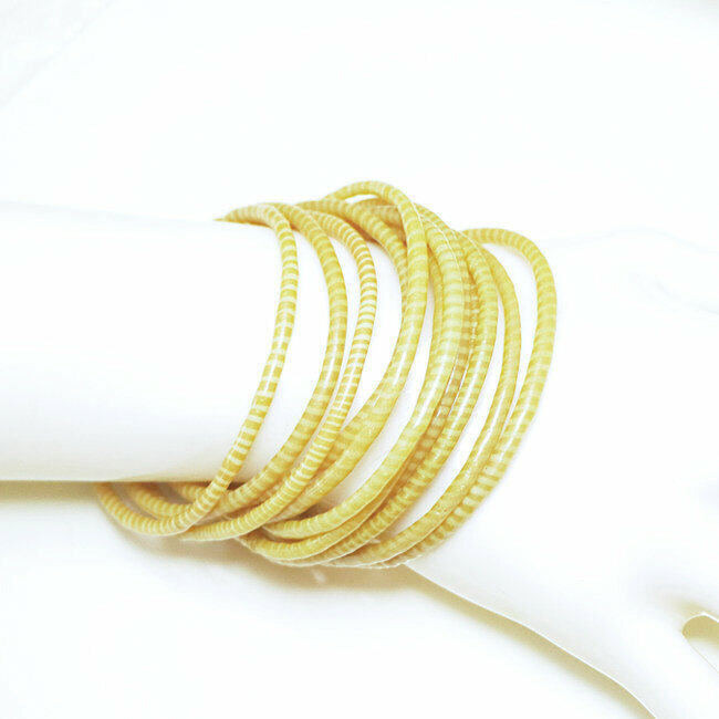 Bijoux Africains bracelet Jokko plastique recyclé tendance ethniques fin souple jaune d'or lot de 12 - Mali 103b